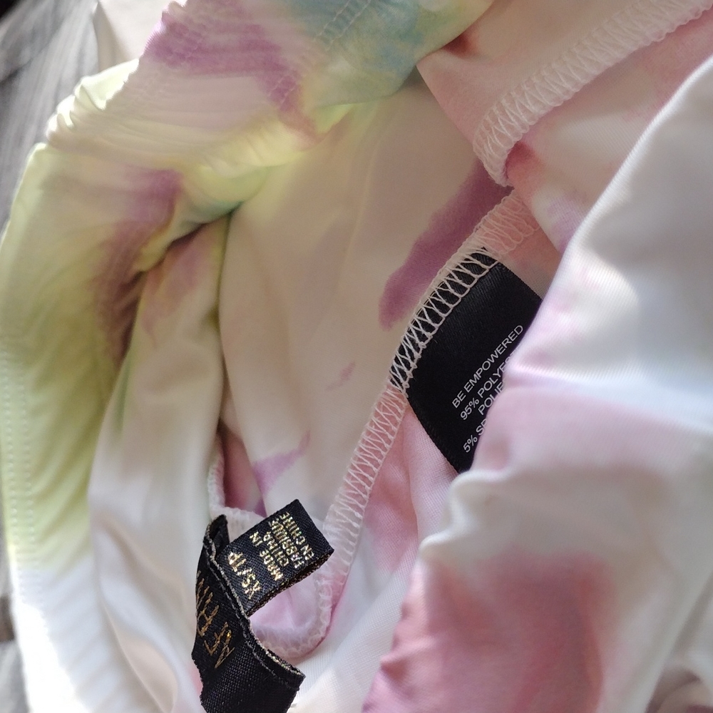 AFRM LAWSON HIGH WAIST BIKE SHORTS IN ABSTRACT MULTI TIE DYE XS - Picture 6 of 6